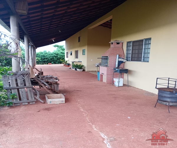 Excelente Rancho no Clube Náutico Santa Amélia em Iacanga- SP