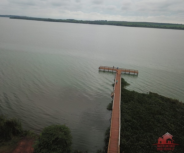 Excelente Rancho no Clube Náutico Santa Amélia em Iacanga- SP